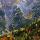 Photo de forêt de montagne en automne et et de pentes érodées dans la Vallée des Villards