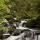 Image d'une succession de petites cascades de printemps dans les Gorges du Bronze