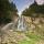 Photo de la cascade du Dard au crépuscule dans les montagnes du Massif des Bornes