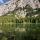 Image du lac Bénit au pied des falaises du Bargy