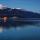 Photo du crépuscule sur le lac d'Annecy et la montagne de la Tournette à Sévrier