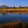 Image des bords du lac des Escarcets au petit matin dans le Massif des Maures