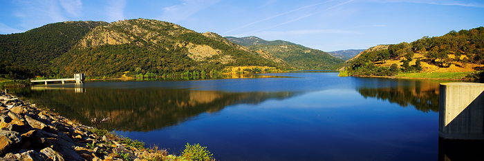 Photo panoramique du barrage de la verne