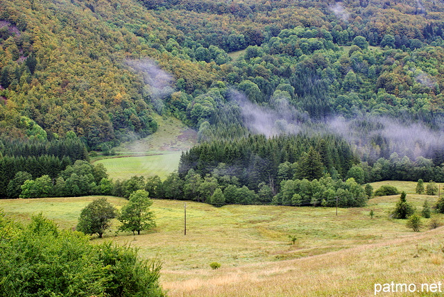 Photographie des premires ambiances d'automne dans la valle de la Valserine