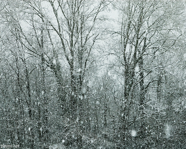 Photo de fort sous une tempte de neige en Haute Savoie