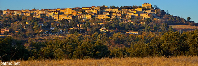 Photographie du village de Seillons Source d'Argens dans le Var