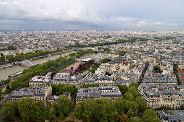 Photographie de Paris et de la Seine vus depuis la tour Eiffel