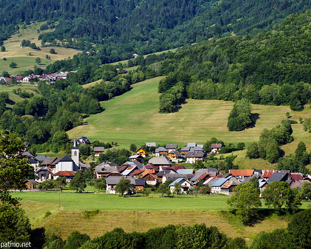 Photo du village de la Compte en Bauges