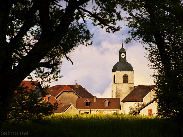 Image du clocher du village de Chaumont en Haute Savoie