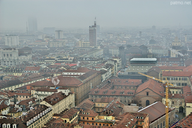 Photo de la ville de Turin vue depuis le dme du Muse National du Cinma