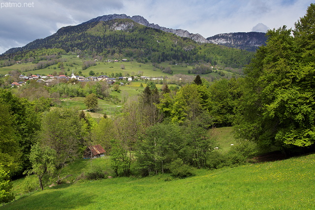 Photo de campagne et montagne du Massif des Bauges autour de Bellecombe