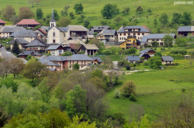 Photographie du village de Bellecombe en Bauges