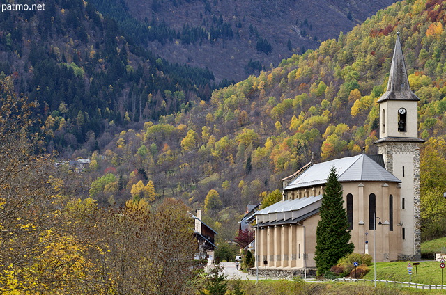 Image de l'glise de Saint Colomban des Villards dans les montagnes de Maurienne