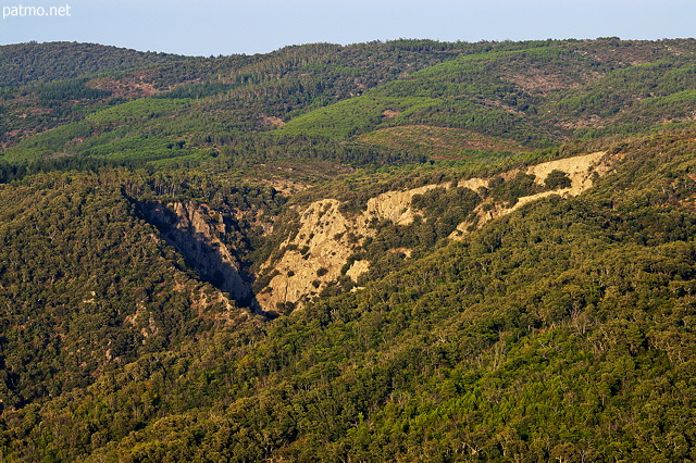 Photo des montagnes et des crtes sauvages du Massif des Maures