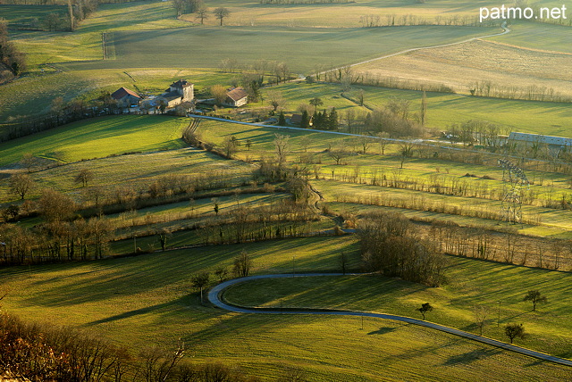 Photo du hameau de Loblaz  Chaumont vu depuis la crte de la montagne du Vuache