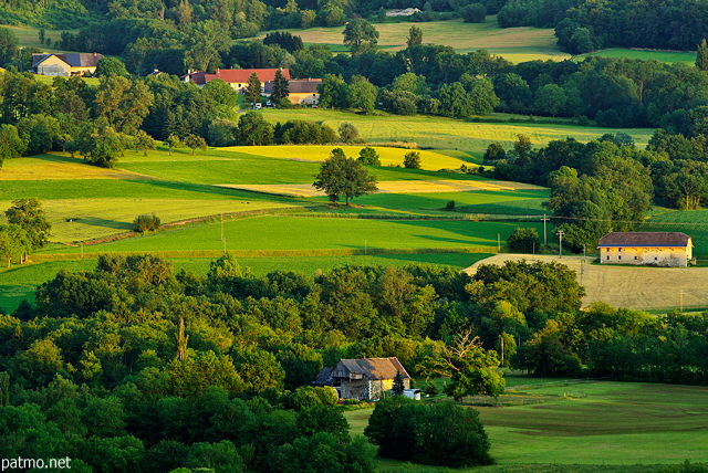 Photographie d'un paysage de campagne en Haute Savoie