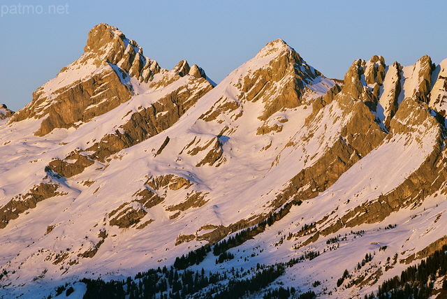 Image de la Pointe Perce au bout de la Chane des Aravis