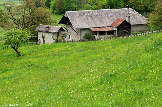 Photographie d'une ancienne dans la campagne prs de Sillingy en Haute Savoie