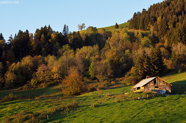 Photo des alpages du Parmelan en automne