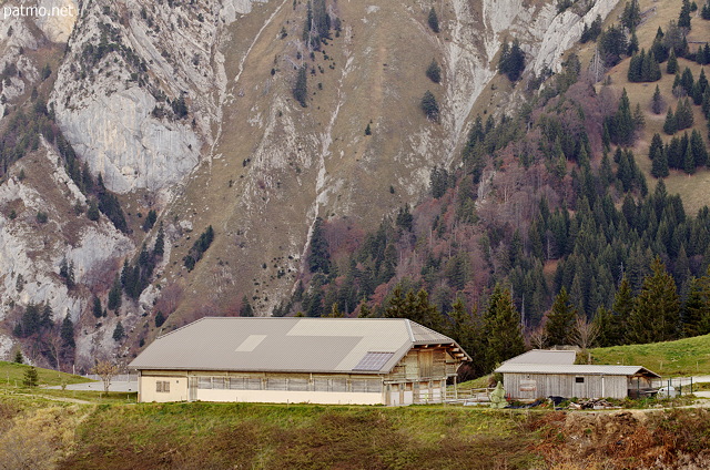 Image of an alpine chalet in the mountains above Annecy lake