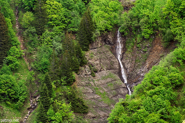 Photograph of a waterfall in Aravis mountains