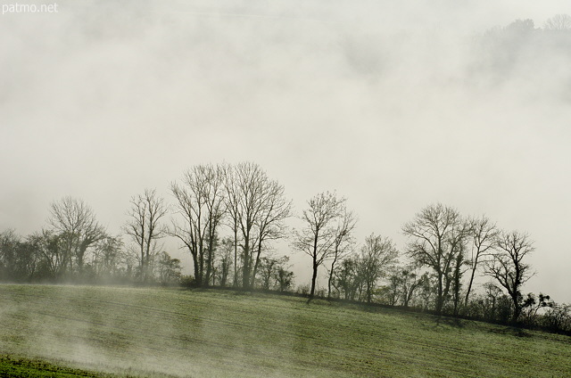 Photo du brouillard d'automne sur la campagne entre Chaumont et Musiges en Haute Savoie