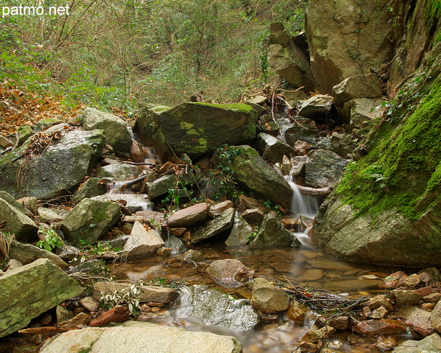 Photo de cascades dans le Massif des Maures