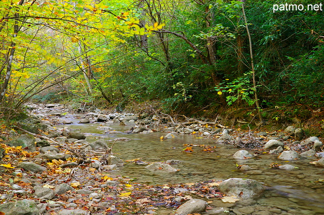 Photo d'une rivire en automne dans la valle d'Agnielles - Hautes Alpes