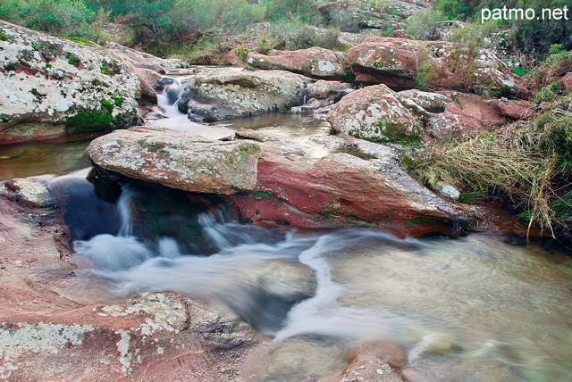 Photo de cascades dans la Plaine des Maures