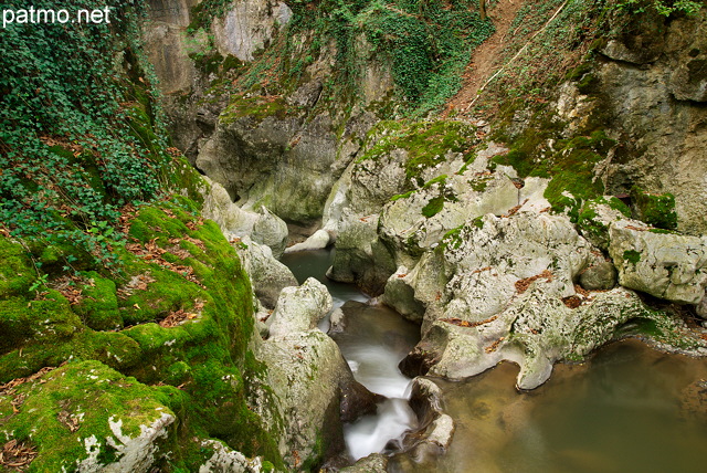 Photo du canyon et des marmites de gant dans le torrent du Fornant en Haute Savoie