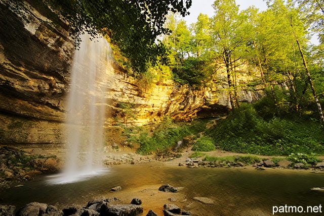 Photographie de la cascade du Saut Girard sur la rivire du Hrisson dans le Jura