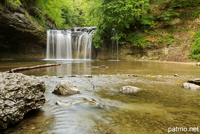 Photo du Gour Bleu dans les cascades du Hrisson - Jura