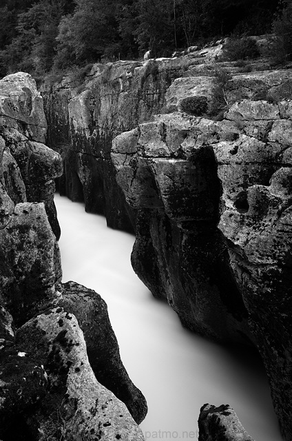 Photo de la rivire de la Valserine dans ses Pertes