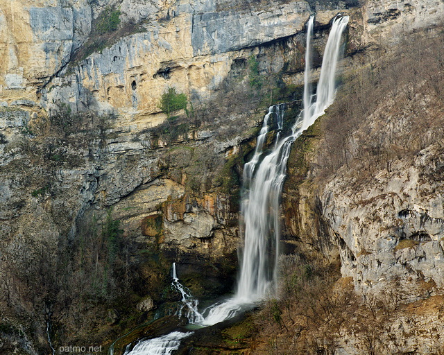 Photo de la cascade de Charabotte prs d'Hauteville Lompns dans l'Ain