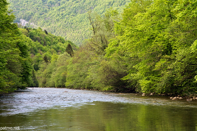 Image du printemps dans la valle du Chran - Massif des Bauges