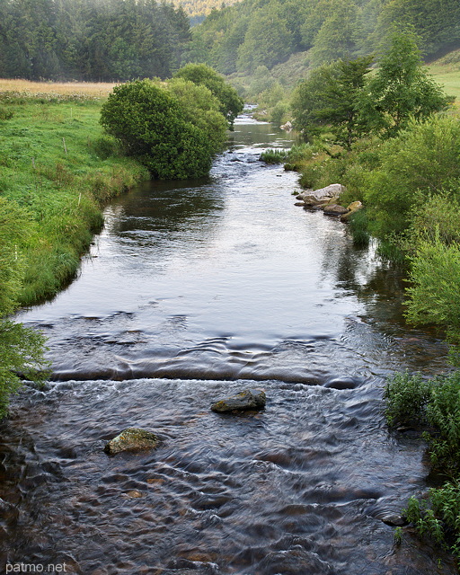 Photographie de la Loire traversant le plateau ardchois  Sainte Eulalie