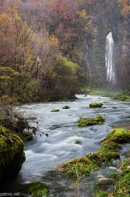 Photographie des gorges du Flumen en automne