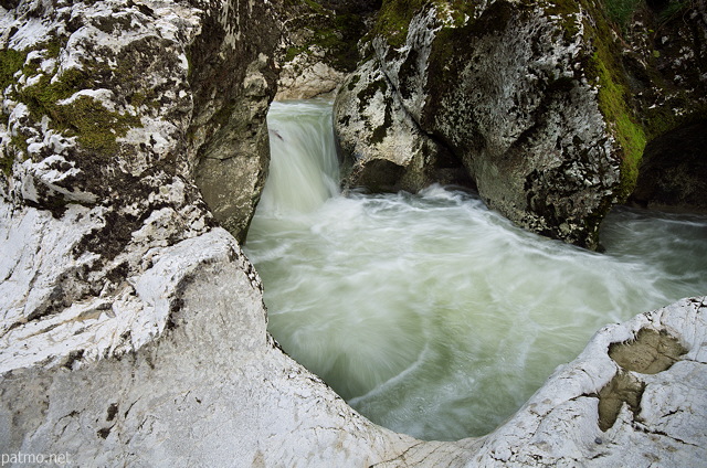 Photo du torrent du Fornant tumultueux aprs des pluies de printemps