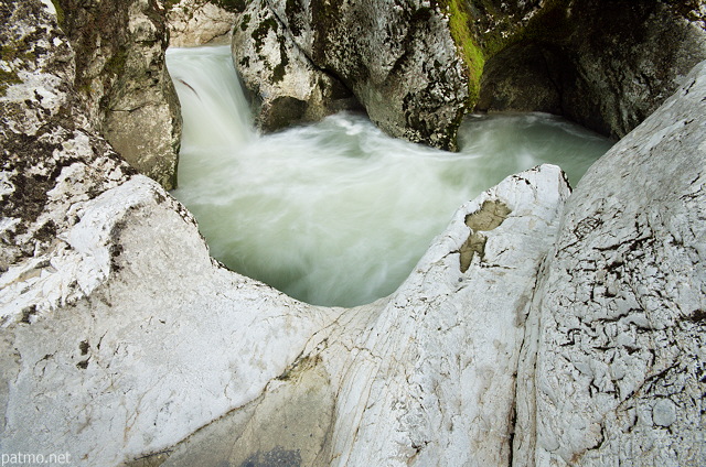 Photographie du printemps au bord de la rivire du Fornant en Haute Savoie