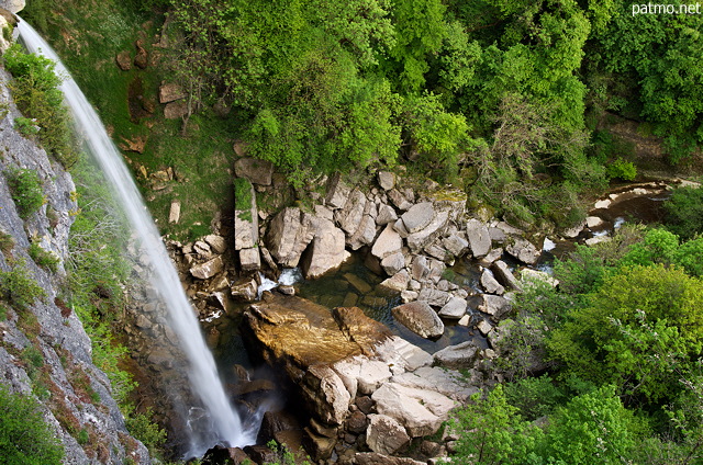 Image de la cascade de Cerveyrieu sur la rivière du Séran