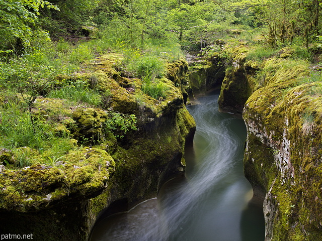 Picture of Seran river and its narrow bed in limestone soil