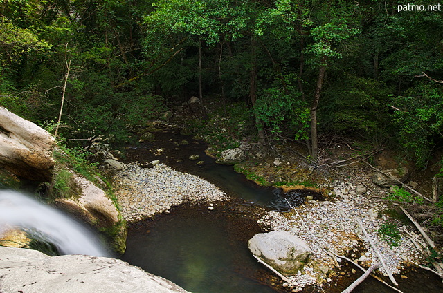 Photographie de la rivire du Fornant  avant qu'elle ne s'engouffre dans la fort