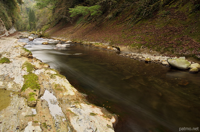 Photo of an autumn evening along Cheran river