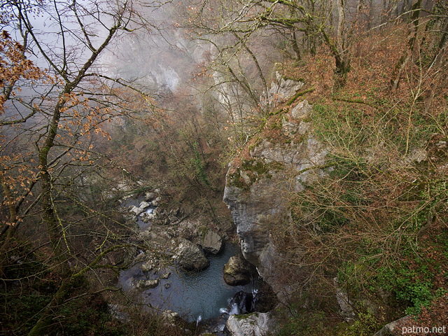 Image of a winter morning in the mist around Barbennaz canyon