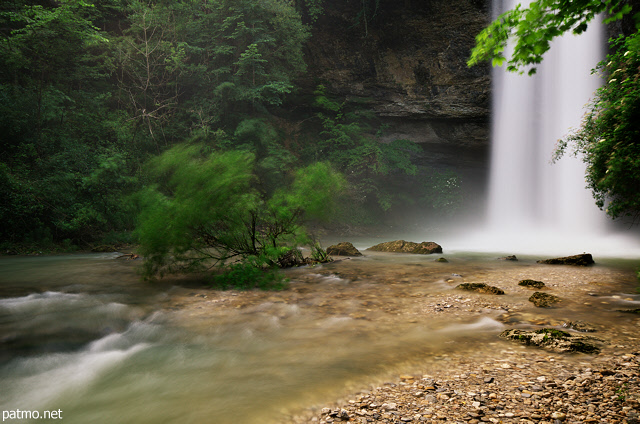 Image of the wind and spray around Dorches waterfall