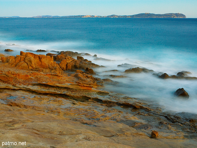 Picture of a windy dusk on the Mediterranean sea at Bau Rouge beach in Carqueiarnne