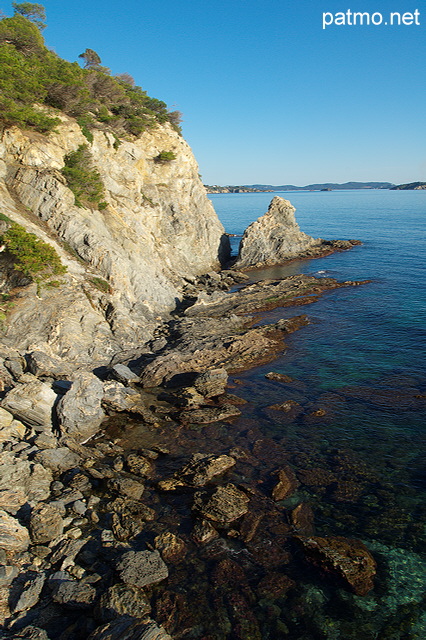 Photo de la cte rocheuse de la presqu'le de giens