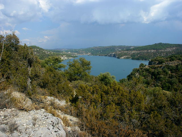 Photo du lac d'esparron