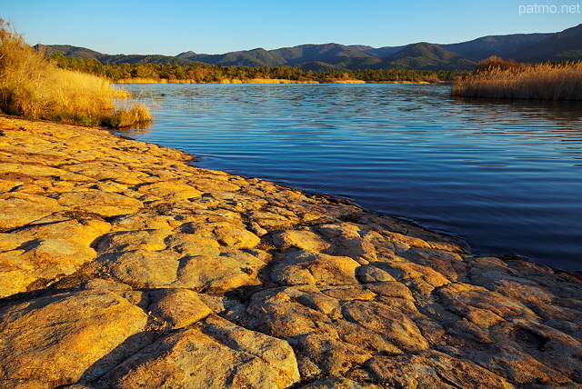 Picture of a colourful landscape in winter around Escarcets lake