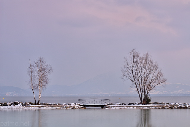 Photographie du Petit Port du lac d'Annecy par un crpuscule d'hiver